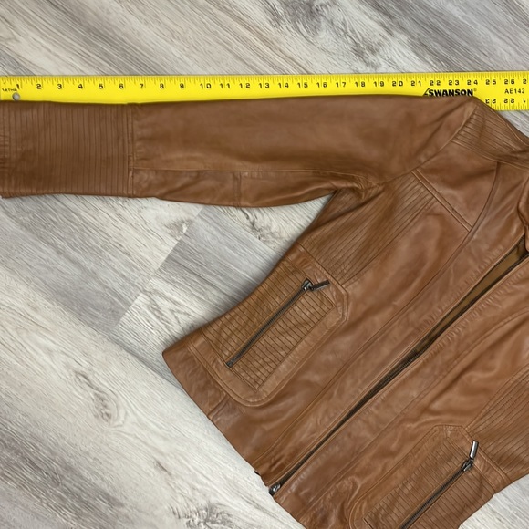 EUC - Bernardo Tan 100% Leather Women's Zip Front Racer Jacket Size Small - Picture 17 of 17